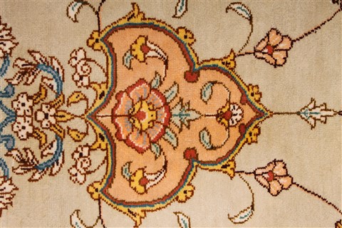Qum Beige Hand Knotted 44 X 67 Area Rug 254-32065 Image 6