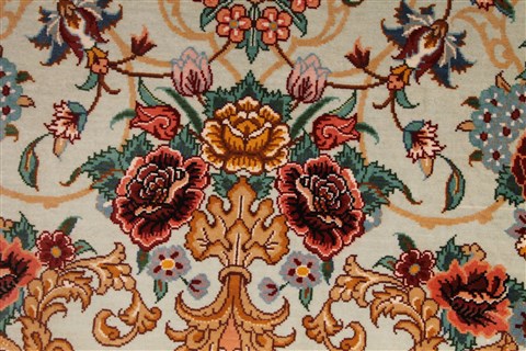 Qum Beige Hand Knotted 44 X 68 Area Rug 254-32067 Image 4