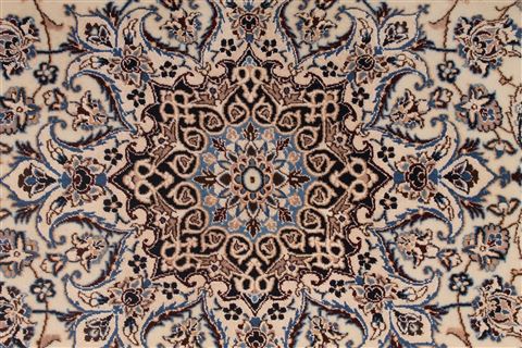 Nain Beige Hand Knotted 44 X 68 Area Rug 254-32075 Image 1