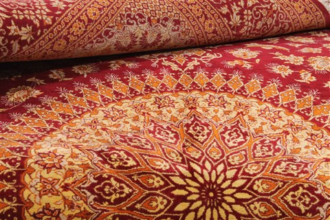 Qum Red Hand Knotted 43 X 67 Area Rug 254-32095 Image 6