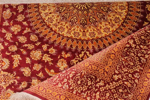 Qum Red Hand Knotted 43 X 67 Area Rug 254-32095 Image 7