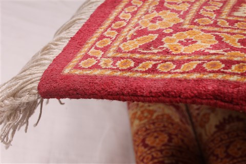 Qum Red Hand Knotted 43 X 67 Area Rug 254-32095 Image 8