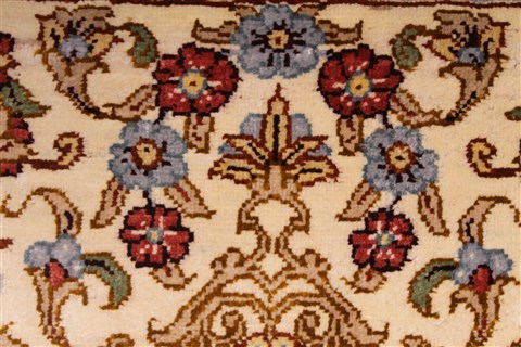 Qum Beige Hand Knotted 43 X 66 Area Rug 254-32101 Image 4