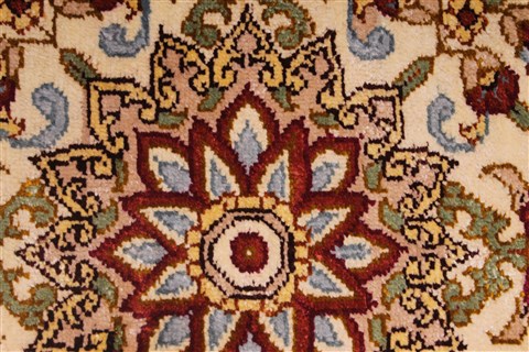 Qum Beige Hand Knotted 43 X 66 Area Rug 254-32101 Image 5