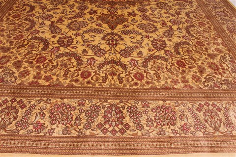 Qum Beige Hand Knotted 44 X 66 Area Rug 254-32103 Image 10