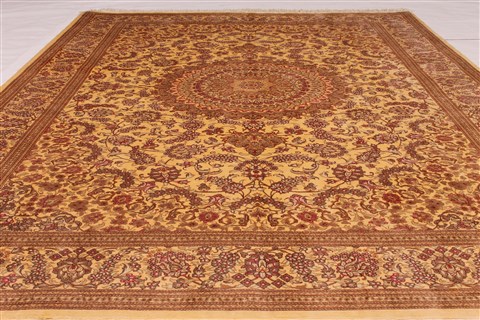 Qum Beige Hand Knotted 44 X 66 Area Rug 254-32103 Image 2