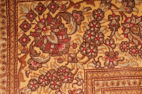 Qum Beige Hand Knotted 44 X 66 Area Rug 254-32103 Image 5