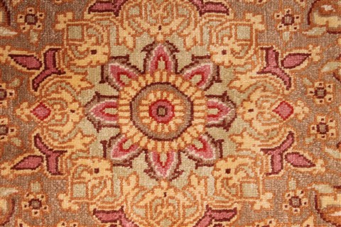 Qum Beige Hand Knotted 44 X 66 Area Rug 254-32103 Image 7