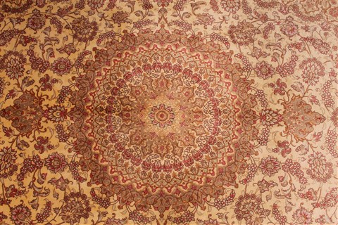 Qum Beige Hand Knotted 44 X 66 Area Rug 254-32103 Image 9