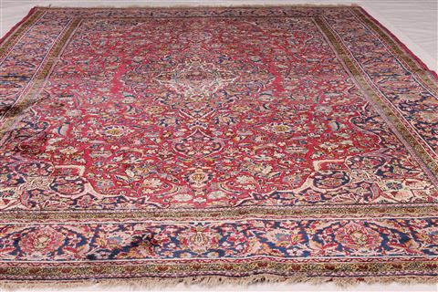 Kashan Red Hand Knotted 44 X 70 Area Rug 254-32770 Image 5