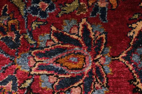 Kashan Red Hand Knotted 44 X 70 Area Rug 254-32770 Image 9