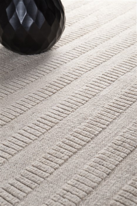 Surya Bahama White 20 X 30 Area Rug BAH4100-23 800-35143 Image 5