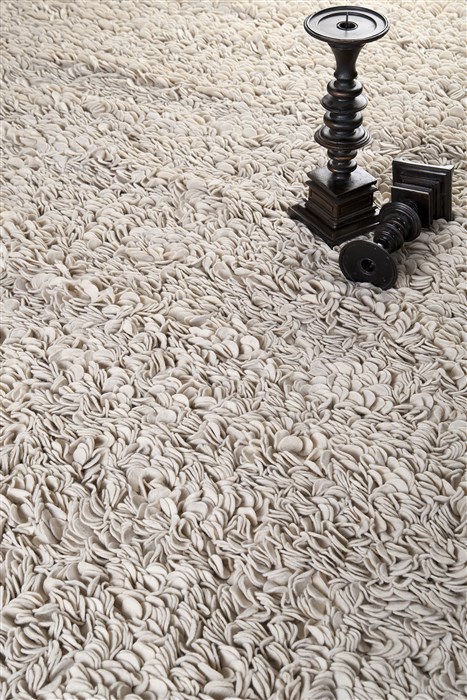 Surya Blossom White 20 X 30 Area Rug BLO1004-23 800-36094 Image 4