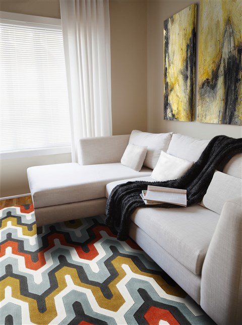 Surya Cosmopolitan White 50 X 80 Area Rug COS9176-58 800-40600 Image 2