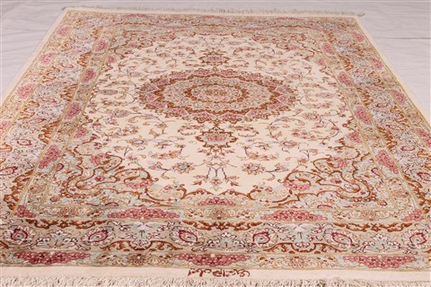 Qum Beige Hand Knotted 32 X 51 Area Rug 254-49139 Image 2