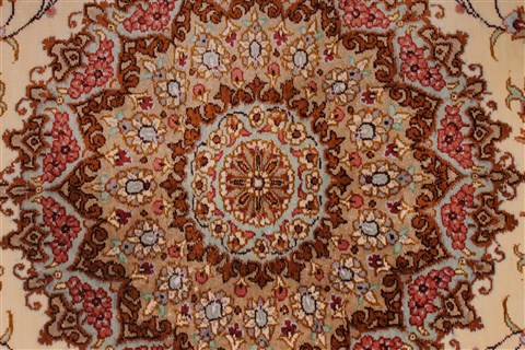 Qum Beige Hand Knotted 32 X 51 Area Rug 254-49139 Image 3