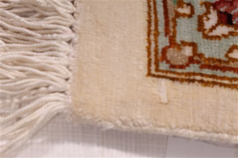 Qum Beige Hand Knotted 32 X 51 Area Rug 254-49139 Image 9
