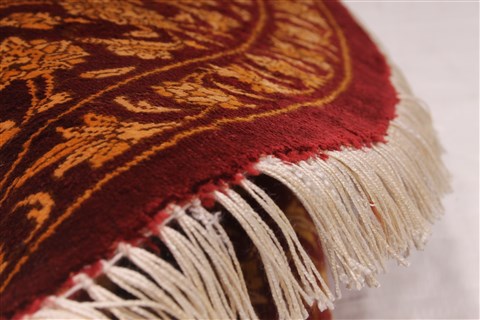 Qum Red Oval Hand Knotted 33 X 50 Area Rug 254-49141 Image 10