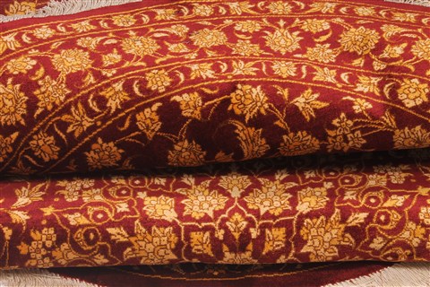 Qum Red Oval Hand Knotted 33 X 50 Area Rug 254-49141 Image 9
