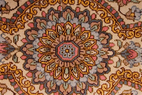 Qum Beige Hand Knotted 33 X 50 Area Rug 254-49147 Image 10