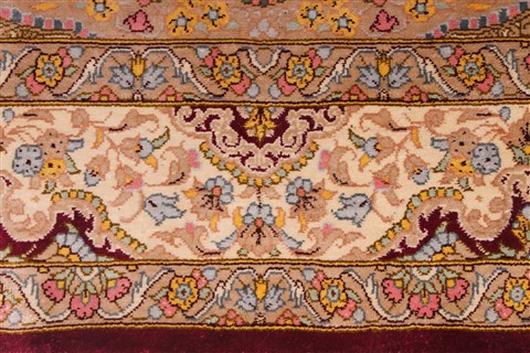 Qum Beige Hand Knotted 33 X 50 Area Rug 254-49147 Image 3