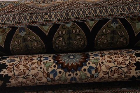 Qum Black Hand Knotted 33 X 50 Area Rug 254-49160 Image 11