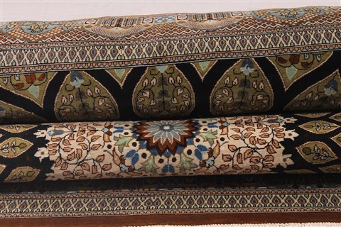 Qum Black Hand Knotted 33 X 50 Area Rug 254-49160 Image 17