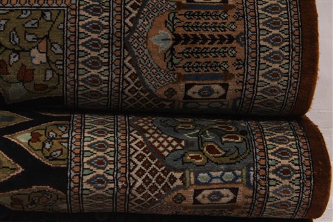 Qum Black Hand Knotted 33 X 50 Area Rug 254-49160 Image 18
