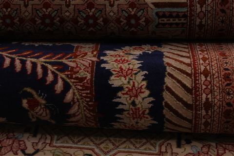 Qum Beige Hand Knotted 34 X 41 Area Rug 254-49163 Image 23