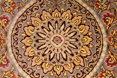 Qum Beige Hand Knotted 35 X 51 Area Rug 254-49165 Image 16