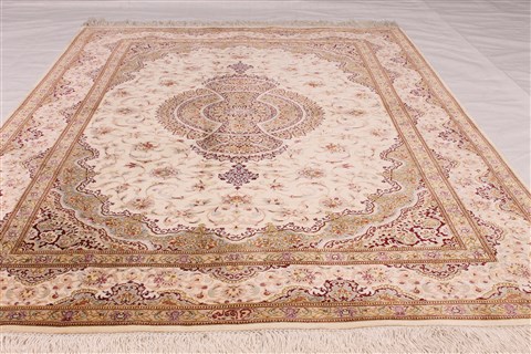 Qum Beige Hand Knotted 35 X 51 Area Rug 254-49165 Image 4