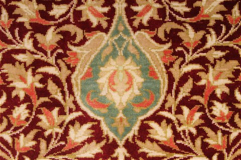 Qum Red Hand Knotted 33 X 41 Area Rug 254-49166 Image 2