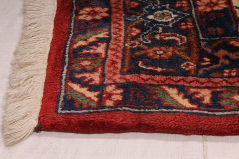 Bidjar Red Hand Knotted 45 X 64  Area Rug 254-74301 Image 4
