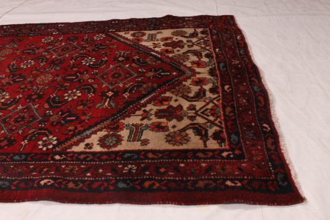 Hamedan Red Runner Hand Knotted 39 X 117 Area Rug 254-74406 Image 1