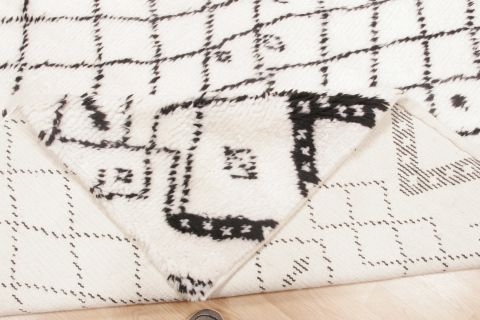 Gabbeh White Hand Knotted 59 X 710 Area Rug 100-74454 Image 6