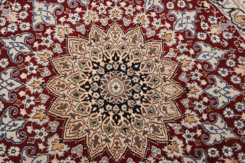 Nain Red Round Hand Knotted 47 X 47 Area Rug 155-74469 Image 3
