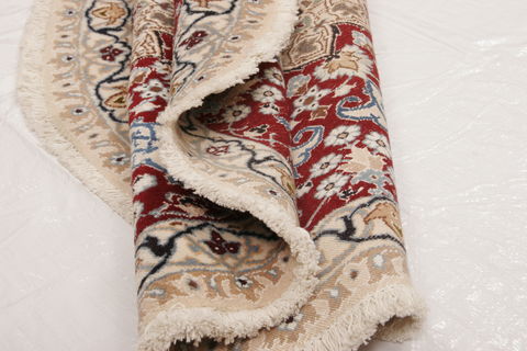 Nain Red Round Hand Knotted 47 X 47 Area Rug 155-74469 Image 7
