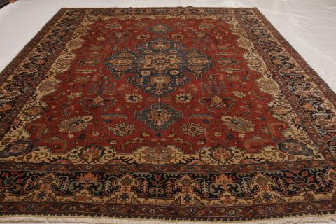 Tabriz Red Hand Knotted 911 X 129 Area Rug 155-74496 Image 2