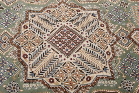 Nain Green Hand Knotted 99 X 132 Area Rug 155-74505 Image 3