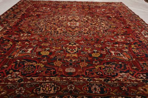 Bakhtiar Red Hand Knotted 123 X 147 Area Rug 155-74526 Image 1
