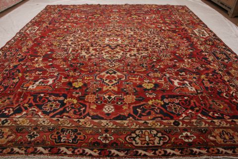 Bakhtiar Red Hand Knotted 123 X 147 Area Rug 155-74526 Image 8