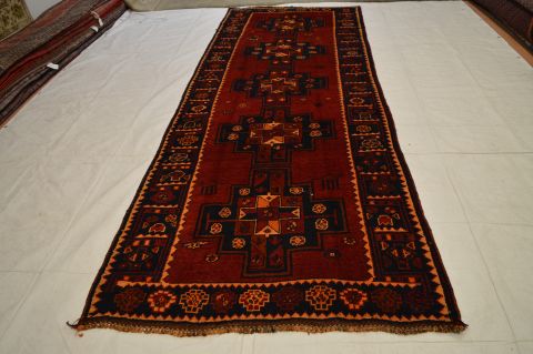 Shiraz Red Runner Hand Knotted 45 X 125 Area Rug 100-74711 Image 4