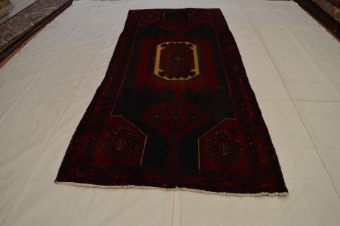 Hamedan Red Runner Hand Knotted 44 X 104 Area Rug 100-74733 Image 2