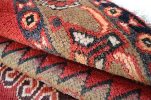 Baluch Red Hand Knotted 40 X 65 Area Rug 100-74767 Image 7