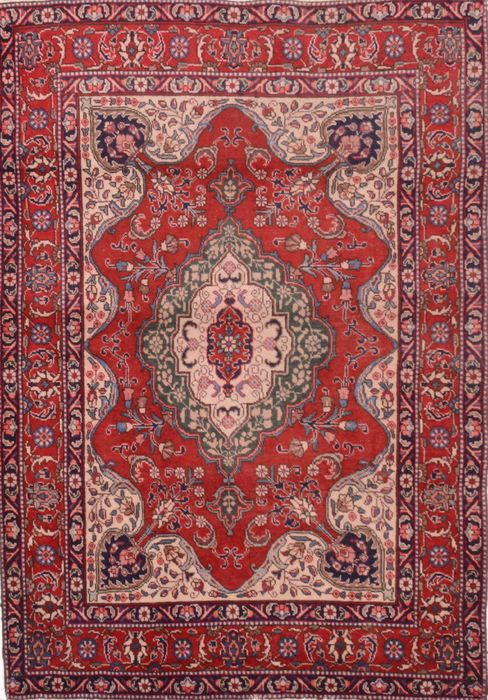 Tabriz Red Hand Knotted 45 X 64 Area Rug 100-74771 Image 0