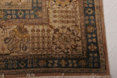 Tabriz Beige Hand Knotted 112 X 147 Area Rug 155-74834 Image 2
