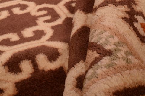 Shiraz Brown Hand Knotted 68 X 95  Area Rug 100-74857 Image 10