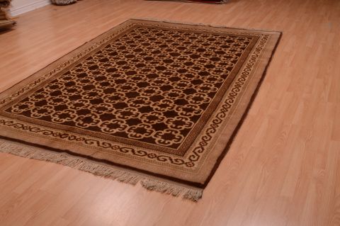Shiraz Brown Hand Knotted 68 X 95  Area Rug 100-74857 Image 4