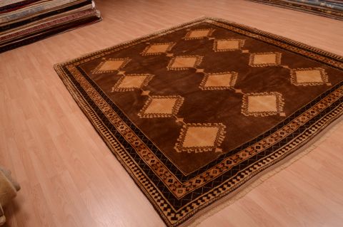Shiraz Brown Hand Knotted 83 X 90 Area Rug 100-74858 Image 10