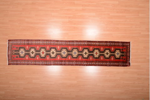 Hamedan Red Runner Hand Knotted 27 X 129 Area Rug 100-74888 Image 1